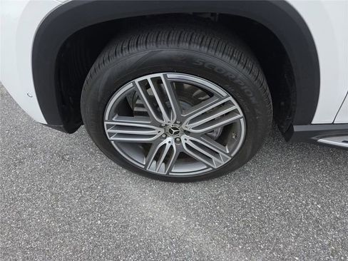 Certified 2024 Mercedes-Benz GLS 450 4MATIC image 11