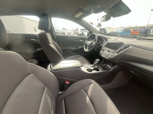 Used 2024 Chevrolet Malibu LT image 19