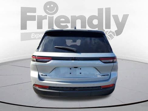 New 2025 Jeep Grand Cherokee Limited w/ Black Appearance Package image 4