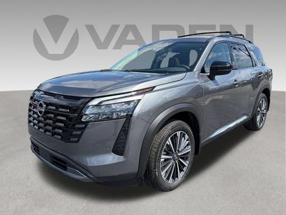 New 2026 Nissan Pathfinder Platinum w/ Accent Package