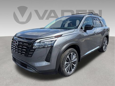 New 2026 Nissan Pathfinder Platinum w/ Accent Package FWD image 1