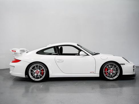 Used 2010 Porsche 911 GT3 RWD image 2