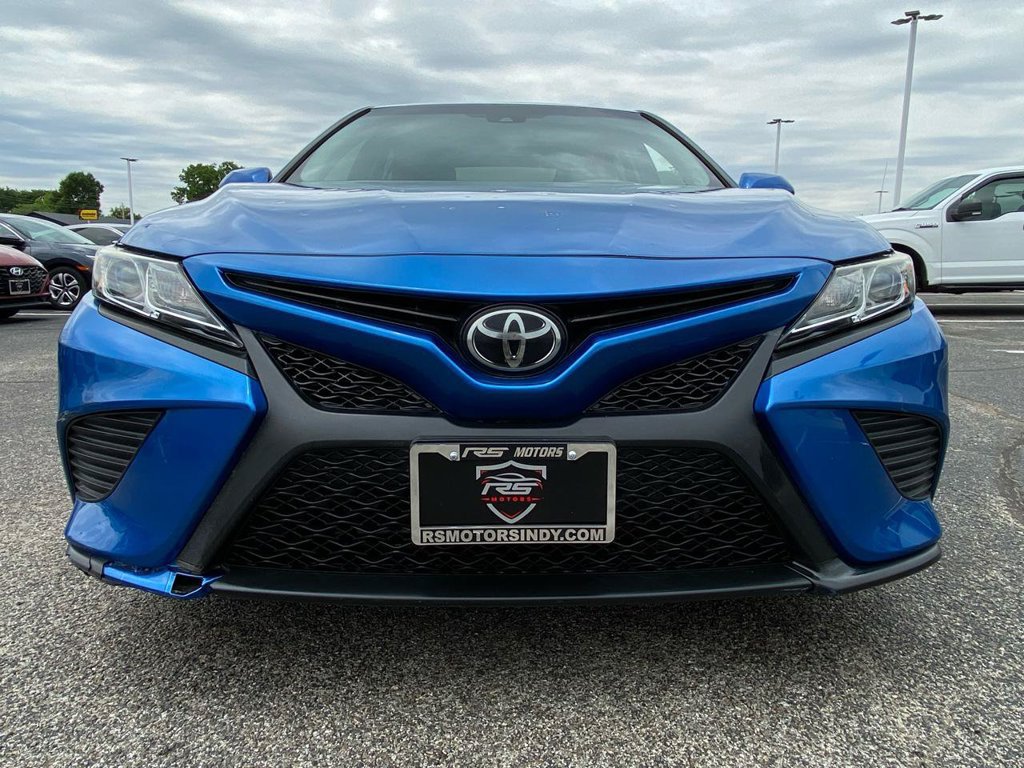 Used 2018 Toyota Camry SE w/ Moonroof Package FWD image 4