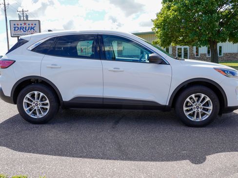 Used 2022 Ford Escape SE AWD/4WD image 2