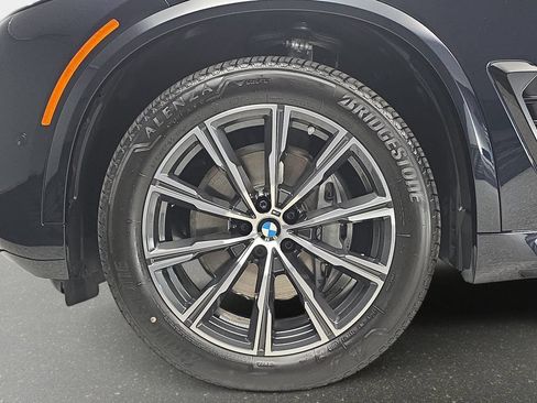 New 2026 BMW X5 xDrive40i w/ M Sport Package AWD/4WD image 32