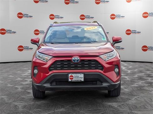 Used 2021 Toyota RAV4 XLE Premium image 2