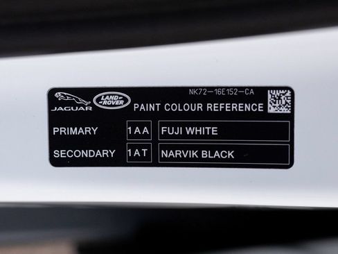 Used 2025 Land Rover Defender 110 V8 AWD/4WD image 26
