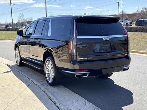 Used 2022 Cadillac Escalade ESV Luxury image 17