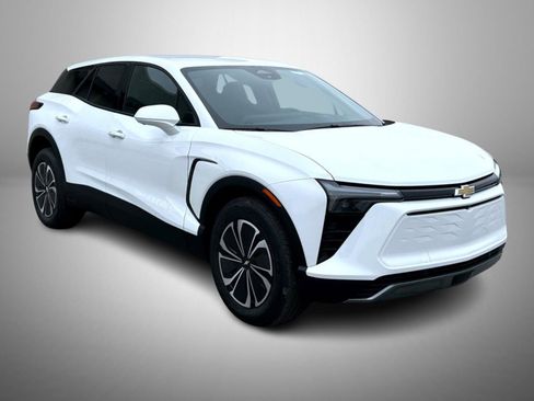 New 2026 Chevrolet Blazer EV LT AWD/4WD image 3