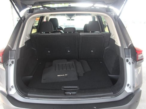 Used 2023 Nissan Rogue SV AWD/4WD image 22
