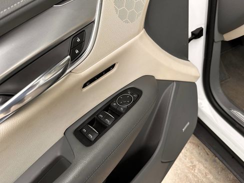 Used 2017 Cadillac XT5 Premium Luxury image 15