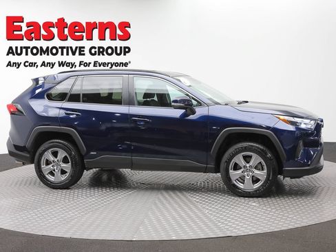Used 2024 Toyota RAV4 XLE AWD/4WD image 4