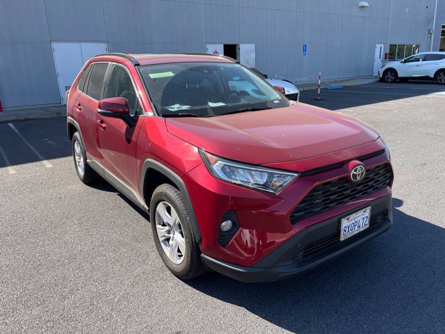 Used 2021 Toyota RAV4 XLE w/ Convenience Package FWD image 1