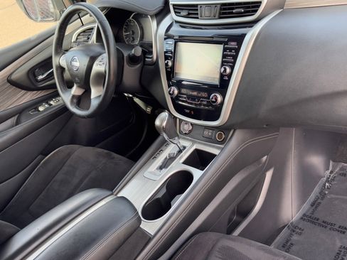 Used 2018 Nissan Murano SV image 9