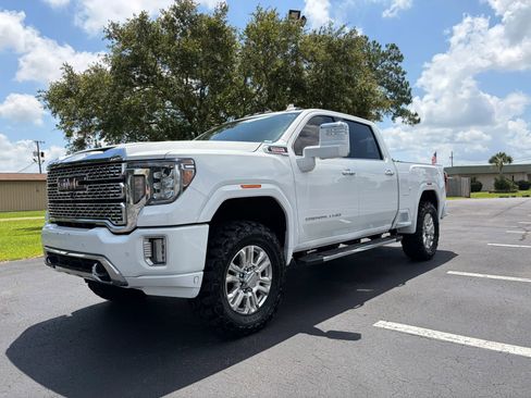 Used 2020 GMC Sierra 2500 Denali w/ Technology Package AWD/4WD image 2