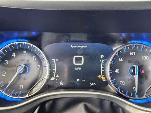 New 2026 Chrysler Pacifica Select image 11