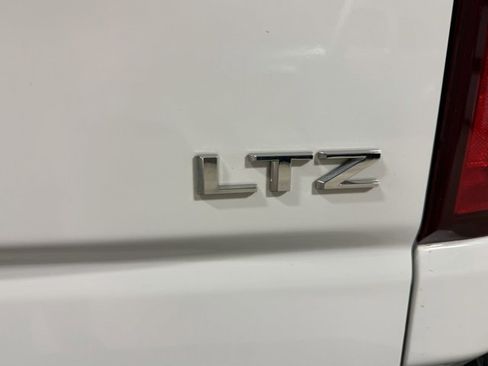 Used 2024 Chevrolet Silverado 2500 LTZ w/ LTZ Convenience Package image 10