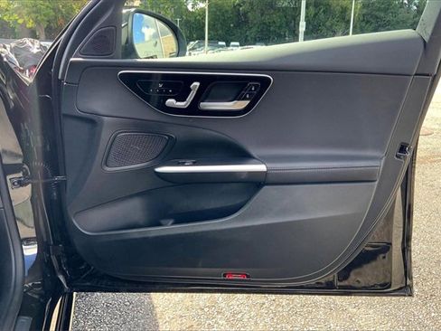 Used 2025 Mercedes-Benz C 300 4MATIC Sedan image 19