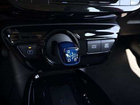 Certified 2021 Toyota Prius XLE w/ Premium Convenience Package image 28