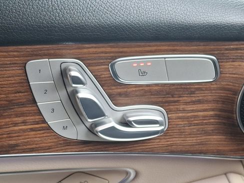 Used 2022 Mercedes-Benz GLC 300 4MATIC SUV image 24