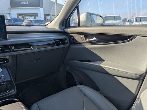 Used 2022 Lincoln Nautilus Reserve w/ Luxury Package FWD image 17