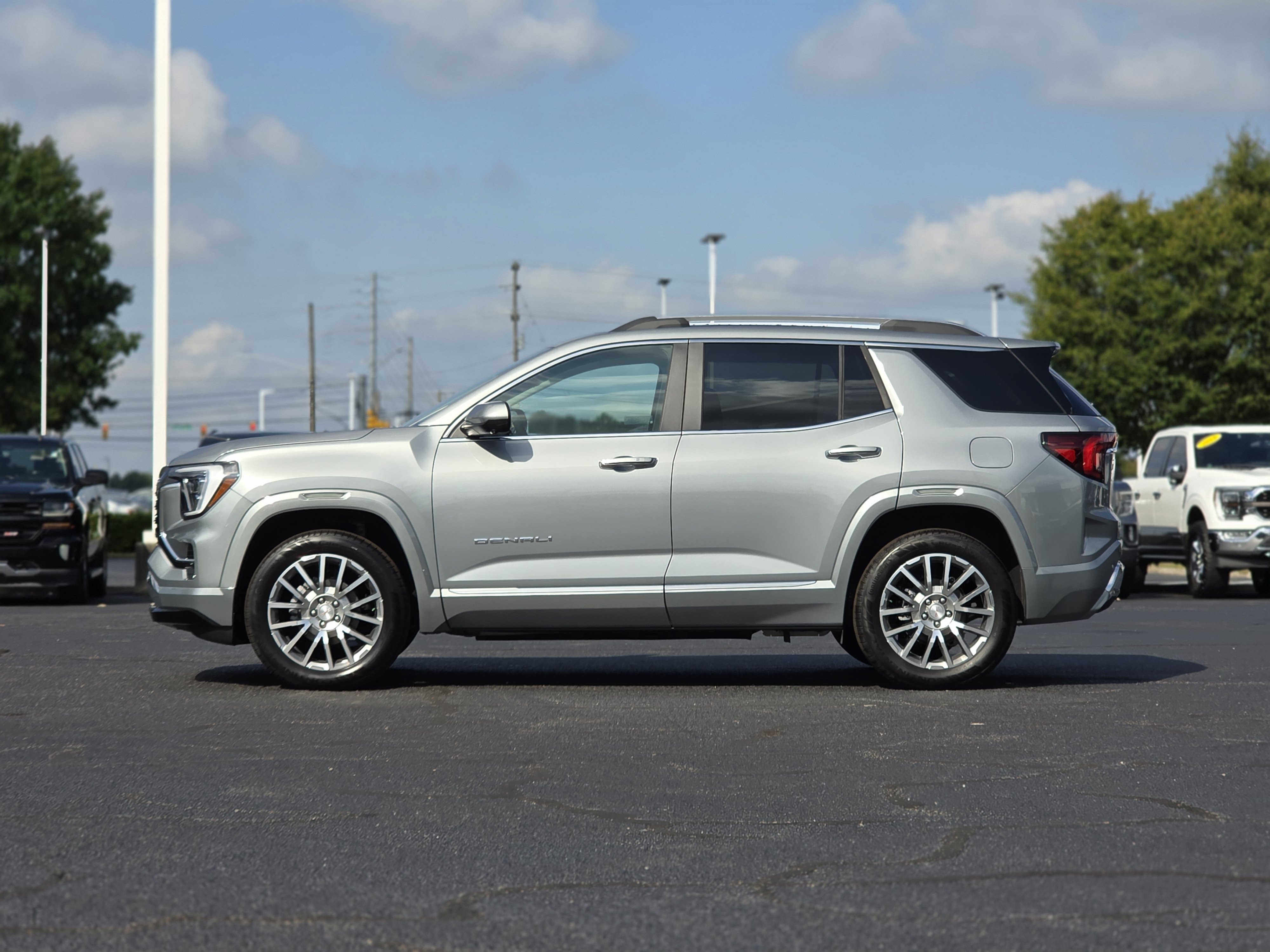 New 2027 GMC Terrain Denali w/ LPO, Floor Liner Package AWD/4WD image 4