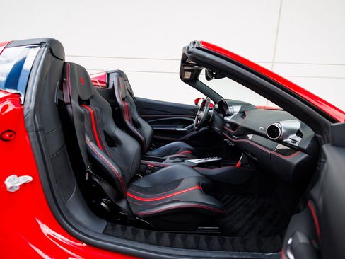 Used 2021 Ferrari F8 Tributo image 69