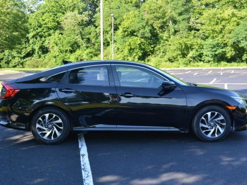 Used 2017 Honda Civic EX image 4