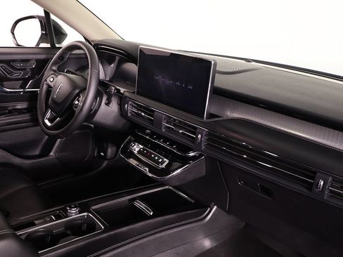 Used 2024 Lincoln Corsair AWD image 27