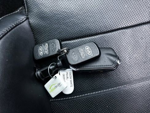 Used 2020 Kia Stinger GT2 image 38