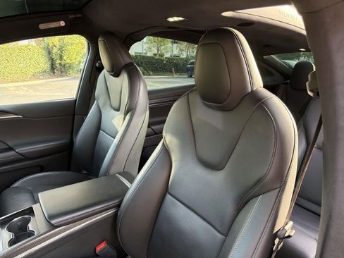 Used 2022 Tesla Model X Plaid image 27