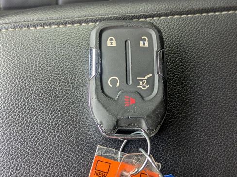 Used 2021 GMC Acadia Denali w/ Denali Technology Package FWD image 31