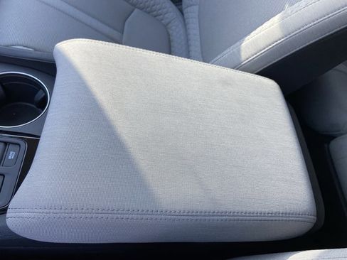 Used 2023 Honda Pilot LX image 41