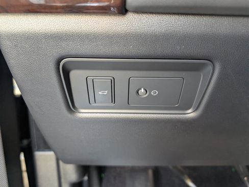 Used 2022 Land Rover Range Rover Westminster Edition image 23