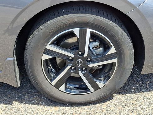 Certified 2024 Nissan Sentra SV w/ All-Weather Package FWD image 8