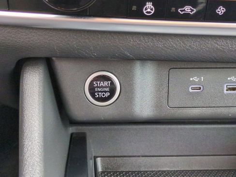 Used 2022 Nissan Rogue S AWD/4WD image 17