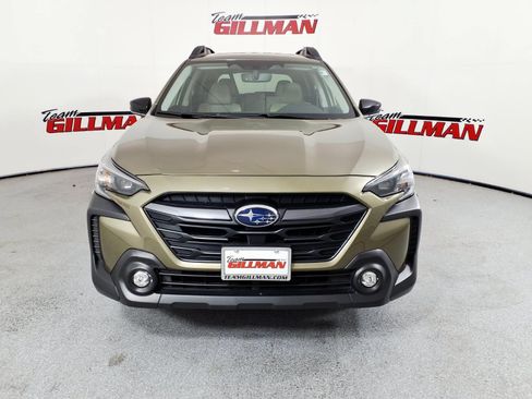 Used 2025 Subaru Outback Premium AWD/4WD image 2