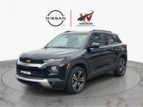 Used 2023 Chevrolet TrailBlazer LT w/ Convenience Package AWD/4WD image 8