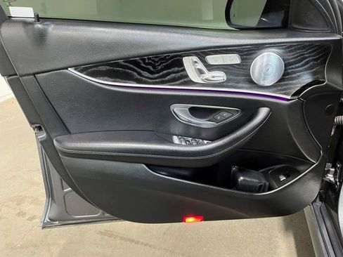 Used 2018 Mercedes-Benz E 300 image 20