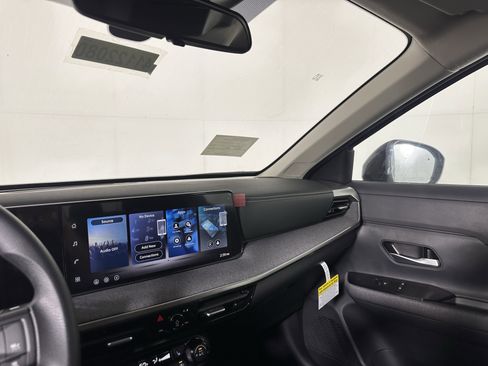 Used 2026 Nissan Kicks SV w/ Cold Weather Package image 28