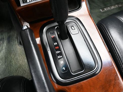 Used 1991 Acura Legend LS image 16