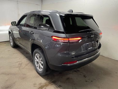 Used 2022 Jeep Grand Cherokee Limited image 7