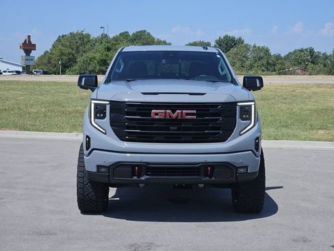 Used 2024 GMC Sierra 1500 Elevation w/ Elevation Premium Package AWD/4WD image 2