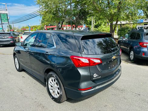 Used 2020 Chevrolet Equinox LT w/ Driver Convenience Package image 4