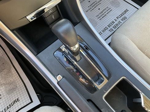 Used 2013 Honda Accord LX image 34