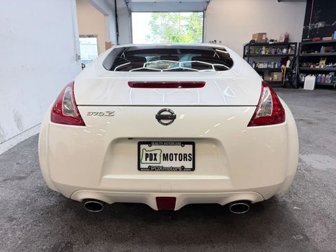 Used 2015 Nissan 370Z Touring RWD image 6