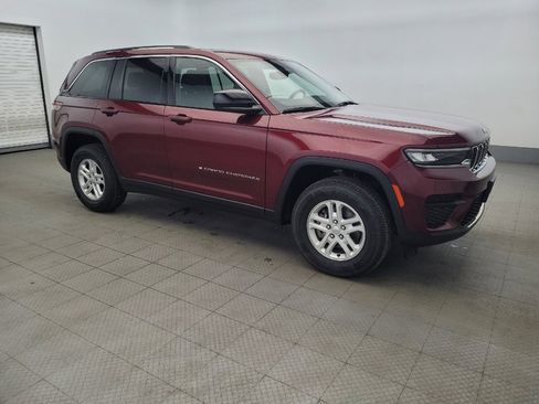 Used 2023 Jeep Grand Cherokee Laredo AWD/4WD image 11