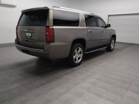 Used 2017 Chevrolet Suburban Premier RWD image 9