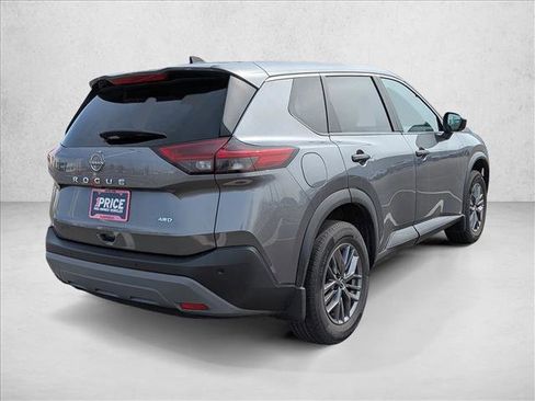 Used 2023 Nissan Rogue S image 5