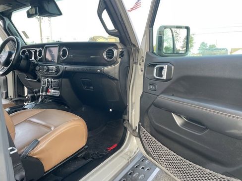 Used 2022 Jeep Wrangler Unlimited Rubicon w/ Trailer Tow Package image 40